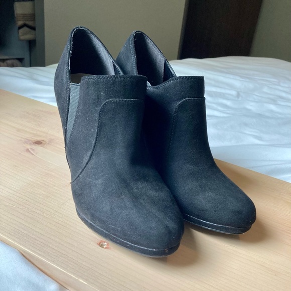 Fergie Heeled Ankle Booties - Picture 4 of 7